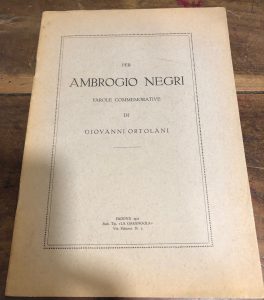 Immagine del venditore per PER AMBROGIO NEGRI , PAROLE COMMEMORATIVE DI GIOVANNI ORTOLANI venduto da AL VECCHIO LIBRO