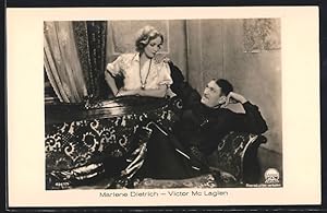 Ansichtskarte Schauspielerin Marlene Dietrich und Schauspieler Victor McLaglen in einer Filmszene