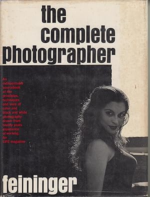 Imagen del vendedor de The Complete Photographer a la venta por Robinson Street Books, IOBA