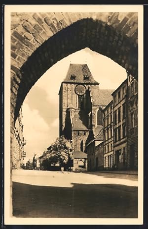 Ansichtskarte Thorn / Torun, Blick durchs Seglertor auf die Johanniskirche