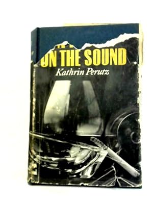 Bild des Verkufers fr A House On The Sound zum Verkauf von World of Rare Books
