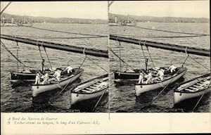 Stereo Ansichtskarte / Postkarte Französisches Kriegsschiff, Embarcations au fangon le long d'un ...