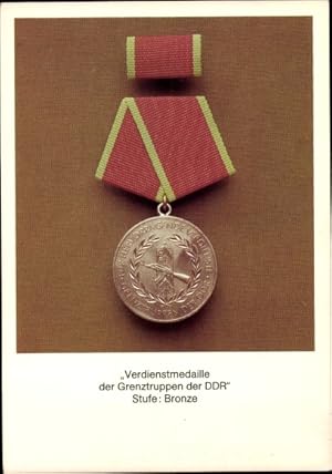 Ansichtskarte / Postkarte Verdienstmedaille der Grenztruppen der DDR, Stufe: Bronze