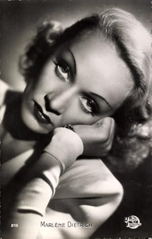 Seller image for Ansichtskarte / Postkarte Schauspielerin und Sngerin Marlene Dietrich, Portrait for sale by akpool GmbH