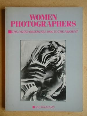 Immagine del venditore per Women Photographers venduto da WeBuyBooks