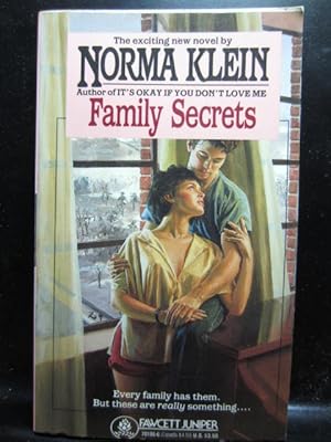 Image du vendeur pour FAMILY SECRETS mis en vente par The Book Abyss