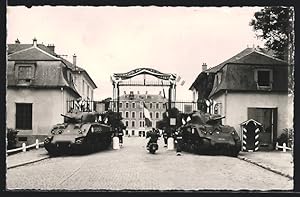 Carte postale Rambouillet, Quartier Gènèral Estienne, Le Corps de Garde