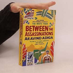 Bild des Verkufers fr Between the assassinations zum Verkauf von Bookbot