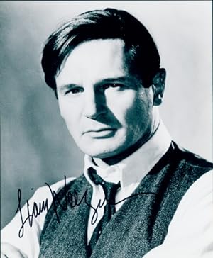 Foto Schauspieler Liam Neeson, Portrait, Autogramm