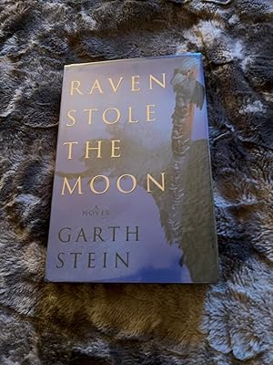 Imagen del vendedor de Raven Stole the Moon (Signed) a la venta por Michael J. Toth, Bookseller, ABAA