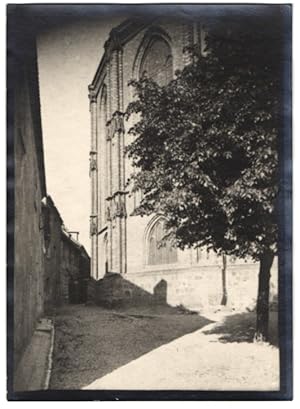 Fotografie W. Apel, Berlin, Ansicht Königsberg / Neumark, Gasse neben der Marienkirche