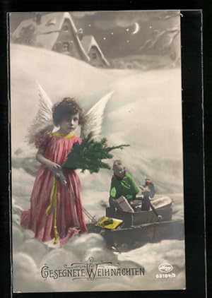 Ansichtskarte Kleiner Weihnachtsengel mit Geschenken auf einem Schlitten im Schnee