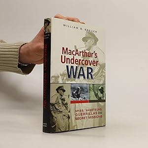 Bild des Verkufers fr MacArthur's Undercover War zum Verkauf von Bookbot