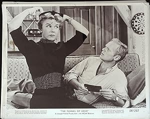 Immagine del venditore per The Tunnel of Love 8 x 10 Still 1958 Doris Day & Richard Widmark! venduto da AcornBooksNH