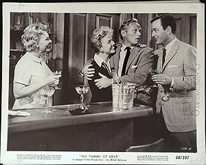 Imagen del vendedor de The Tunnel of Love 8 x 10 Still 1958 Doris Day, Richard Widmark, Gig Young! a la venta por AcornBooksNH