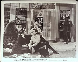 Bild des Verkufers fr Queen Bee 8 x 10 Still 1955 Betsy Palmer, Lucy Marlow! zum Verkauf von AcornBooksNH