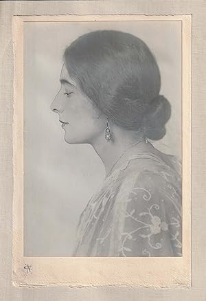 Image du vendeur pour [LOY Mina]. PHOTOGRAPHIE ORIGINALE, 1917. mis en vente par Librairie Benjamin Pitchal