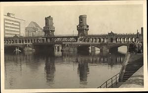 Foto Berlin Friedrichshain, Partie an der Oberbaumbrücke