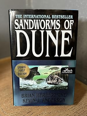 Imagen del vendedor de Sandworms of Dune a la venta por Chamblin Bookmine