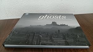 Imagen del vendedor de Ghosts Spooky Stories and Eerie Encounters from the National Trust by Evans, Sian ( Author ) ON Apr-15-2006, Hardback a la venta por BoundlessBookstore