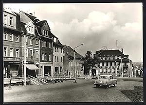 Seller image for Ansichtskarte Eisenberg / Thr., Ernst-Thlmann-Platz mit Kreissparkasse, GAZ M-21 Wolga for sale by Bartko-Reher