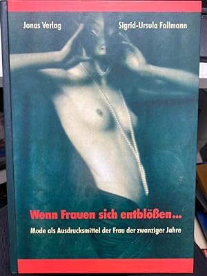 Imagen del vendedor de Wenn Frauen sich entblen . : Mode als Ausdrucksmittel der Frau der zwanziger Jahre. Das Bild der Frau in den zwanziger Jahren: selbstbewusst, verfhrerisch und mutig. Niemand ahnt, was Frauen durchmachen, wie sie sich verstellen und welche enormen Anstrengungen sie auf sich nehmen, um dieses Bild darstellen zu knnen. Die "Neue Frau" mit Bubikopf und kniekurzem Rock erobert die Welt der Mnner, aber zu welchem Preis. Anhand der Abbildungen in den Modejournalen ab 1912 wird das Bild der Frau in einem neuen soziokonomischen Zusammenhang beschrieben und interpretiert. Dabei wird die Ambivalenz zwischen dem Erscheinungsbild der Frau und ihrer tatschlichen Identitt deutlich. Die Annahme, dass Kleidung beim Prozess der konstruktiven Selbstverortung eine entscheidende Funktion hat, scheint berechtigt, denn wir suchen in der Regel Kleidung, die unserer persnlichen Haltung und der Rollenidentitt entspricht. Eine Interpretation der Kleidung lsst damit Rckschlsse auf die Trgerin zu, si a la venta por bookmarathon