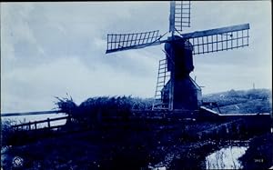 Ansichtskarte / Postkarte Niederländische Windmühle, Uferpartie, Delft Holland, NPG