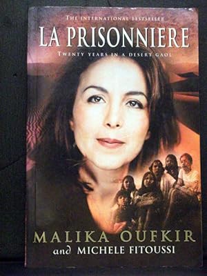 Imagen del vendedor de La Prisonniere Twenty Years In A Desert Gaol a la venta por Booksalvation