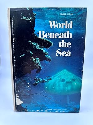 Imagen del vendedor de World Beneath the Sea a la venta por Dean Family Enterprise