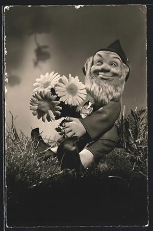 Ansichtskarte Zwergpuppe von Steiff mit Gänseblumen