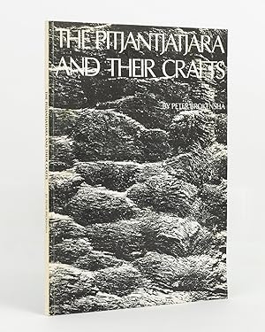 Bild des Verkufers fr The Pitjantjatjara and their Crafts zum Verkauf von Michael Treloar Booksellers ANZAAB/ILAB