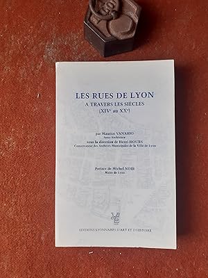 Immagine del venditore per Les rues de Lyon  travers les sicles (XIVe au XXe) venduto da Librairie de la Garenne