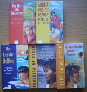 Bild des Verkufers fr Der Ruf der Elefanten; Das Lied der Delfine; Der Tag, an dem Aiko verschwand; Im Zeichen der blauen Flamme; Melina und die Delphine; 5 Bnde zum Verkauf von Elops e.V. Offene Hnde