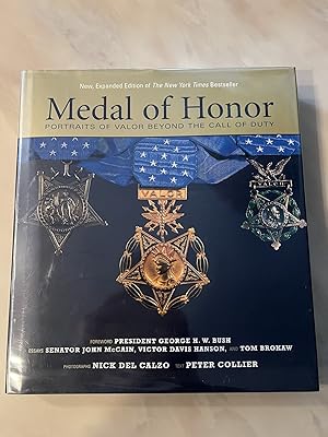 Imagen del vendedor de Medal of Honor: Portraits of Valor Beyond the Call of Duty a la venta por Allen's Rare Books