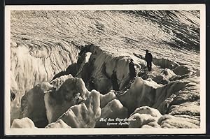 Ansichtskarte Bergsteiger auf dem Eigergletscher an der grossen Spalte