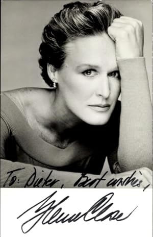 Ansichtskarte / Postkarte Schauspielerin Glenn Close, Portrait, Autogramm