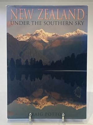 Immagine del venditore per New Zealand under the Southern Sky venduto da The Deva Bookshop