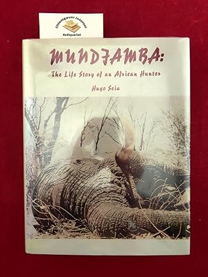 Bild des Verkufers fr Mundjamba: The Life Story of an African Hunter ISBN 10: 1882458095ISBN 13: 9781882458097 zum Verkauf von Chiemgauer Internet Antiquariat GbR