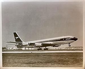 C1960 Glossy Black and White Press Photo of a British Overseas Air Corporation [BOAC] 707 Upon Ta...