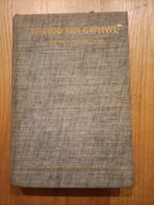 Seller image for Cymoedd tan gwmwl for sale by BettsBooksWales