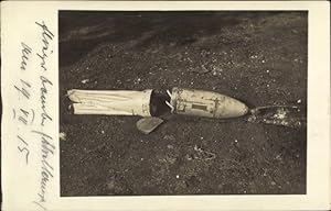 Foto Ansichtskarte / Postkarte Flieger-Bombe, Kriegsbeute, Jahr 1915