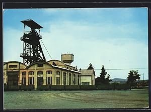 Carte postale Messeix, Le Puits Saint Louis, dans le fond, le Préchonnet