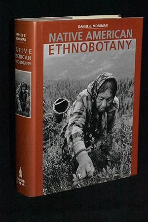 Immagine del venditore per Native American Ethnobotany venduto da Books by White/Walnut Valley Books