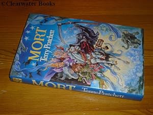 Imagen del vendedor de Mort. A Discworld novel. a la venta por Clearwater Books