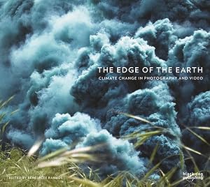 Immagine del venditore per Edge of the Earth : Climate Change in Photography and Video venduto da GreatBookPrices