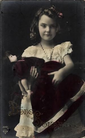 Ansichtskarte / Postkarte Mädchen mit großer Puppe im roten Kleid