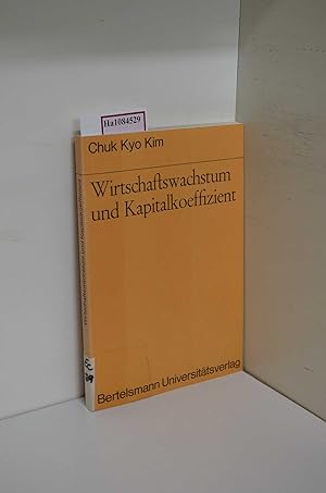 Image du vendeur pour Wirtschaftswachstum und Kapitalkoeffizient. ( = Bochumer Schriften zur Entwicklungsforschung und Entwicklungspolitik, 13) . Eine strukturtheoretische Untersuchung unter besonderer Bercksichtigung des japanischen Wachstumsprozesses von 1905- 1965. mis en vente par ralfs-buecherkiste