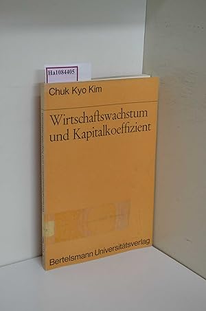 Image du vendeur pour Wirtschaftswachstum und Kapitalkoeffizient. ( = Bochumer Schriften zur Entwicklungsforschung und Entwicklungspolitik, 13) . Eine strukturtheoretische Untersuchung unter besonderer Bercksichtigung des japanischen Wachstumsprozesses von 1905- 1965. mis en vente par ralfs-buecherkiste