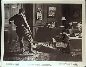 Image du vendeur pour Chicago Deadline 8 x 10 Still 1949 Alan Ladd in trouble! mis en vente par AcornBooksNH