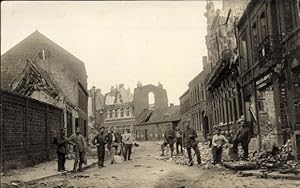 Ansichtskarte / Postkarte Deutsche Pioniere im zerstörtem Stadtgebiet von Oppy Arras Pas-de-Calai...